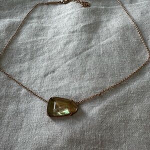 Kendra Scott Large center stone Necklace
